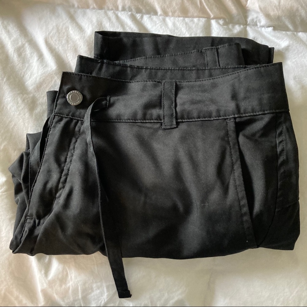 Women's Magellan black capris